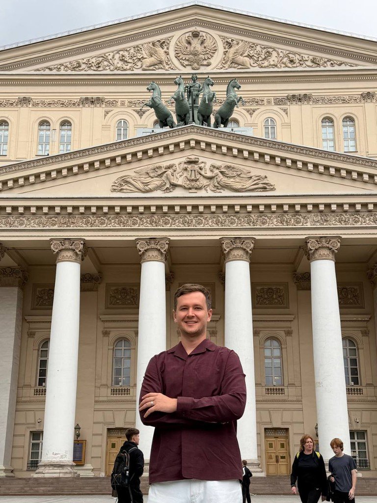 Евгений Скворцов работает над блогом