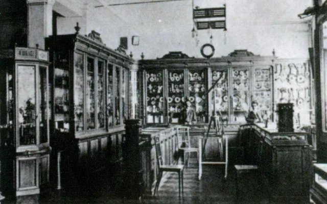 Кузнецкий Мост около 1910: улица, где покупали всё
